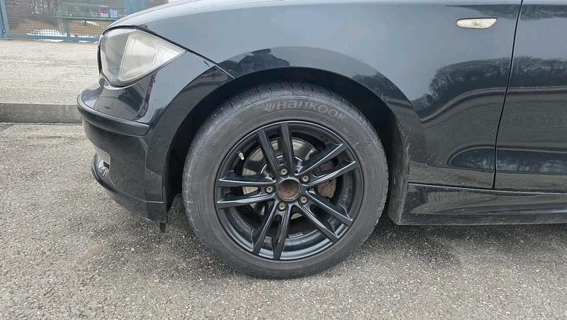 Gebraucht BMW 116 122 PS (89 kW) 2007 Schwarz Kleinwagen