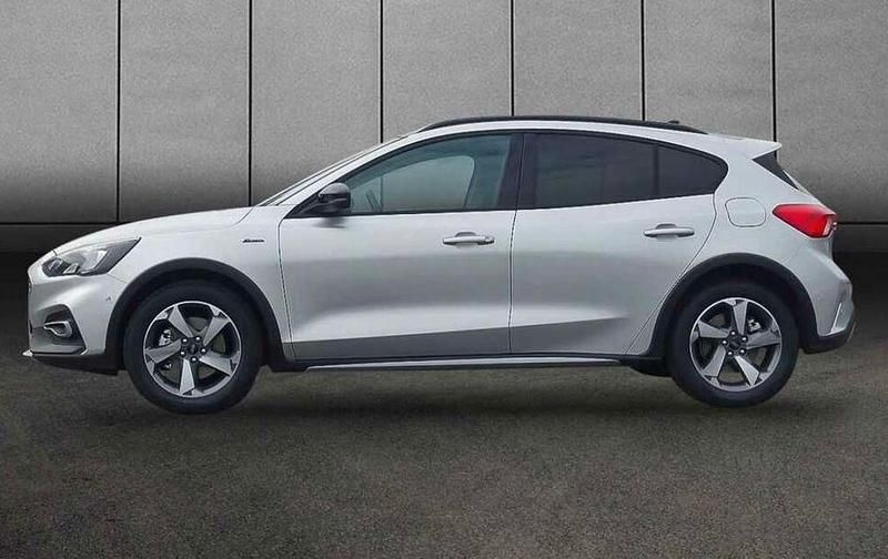 Second-hand Ford Focus Active 125 CP (91 kW) 2019 Argintiu Berlinǎ