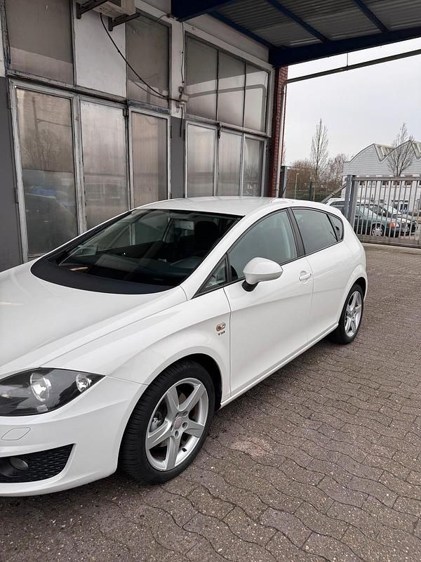 Gebraucht Seat Leon 125 PS (91 kW) 2010 Weiß Kleinwagen