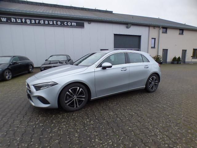 Gebraucht Mercedes A200 Advanced Plus 150 PS (110 kW) 2024 992 hightechsilber Limousine