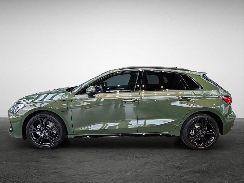 Second-hand Audi A3 S-Line 204 CP (150 kW) 2025 Verde Berlinǎ