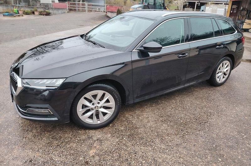 Second-hand Skoda Octavia Style 110 CP (80 kW) 2021 Negru Break