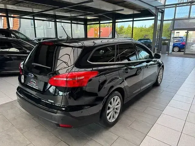 Gebraucht Ford Focus Titanium 125 PS (91 kW) 2017 Schwarz Limousine