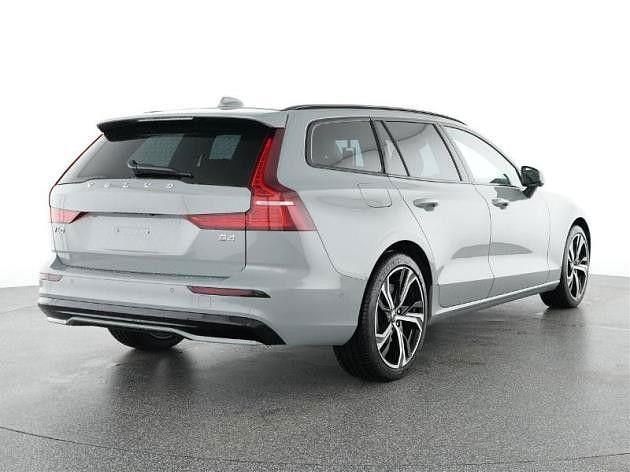 Gebraucht Volvo V60 Ultra 197 PS (144 kW) 2025 Vapour grey Kombi