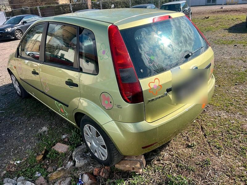 Gebraucht Ford Fiesta 69 PS (50 kW) 2005 Grün Kleinwagen