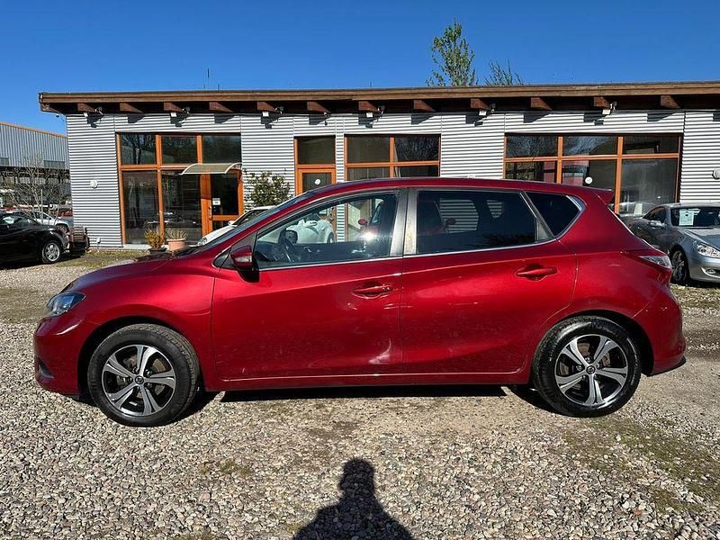 Gebraucht Nissan Pulsar Acenta 116 PS (85 kW) 2018 Rot Kleinwagen