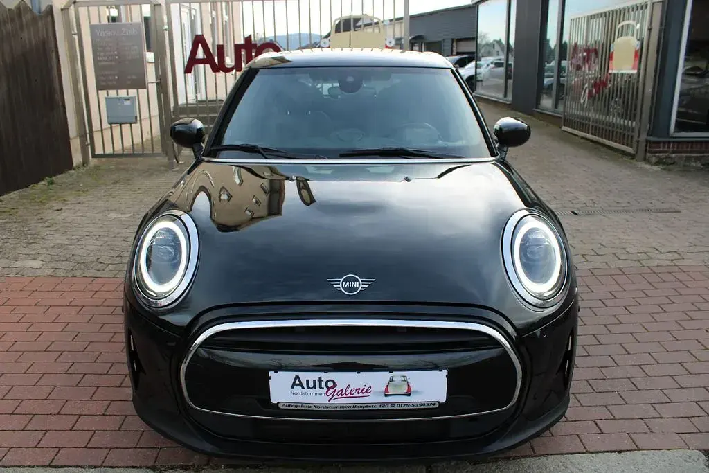Gebraucht Mini Cooper Classic 136 PS (100 kW) 2023 Schwarz Kleinwagen