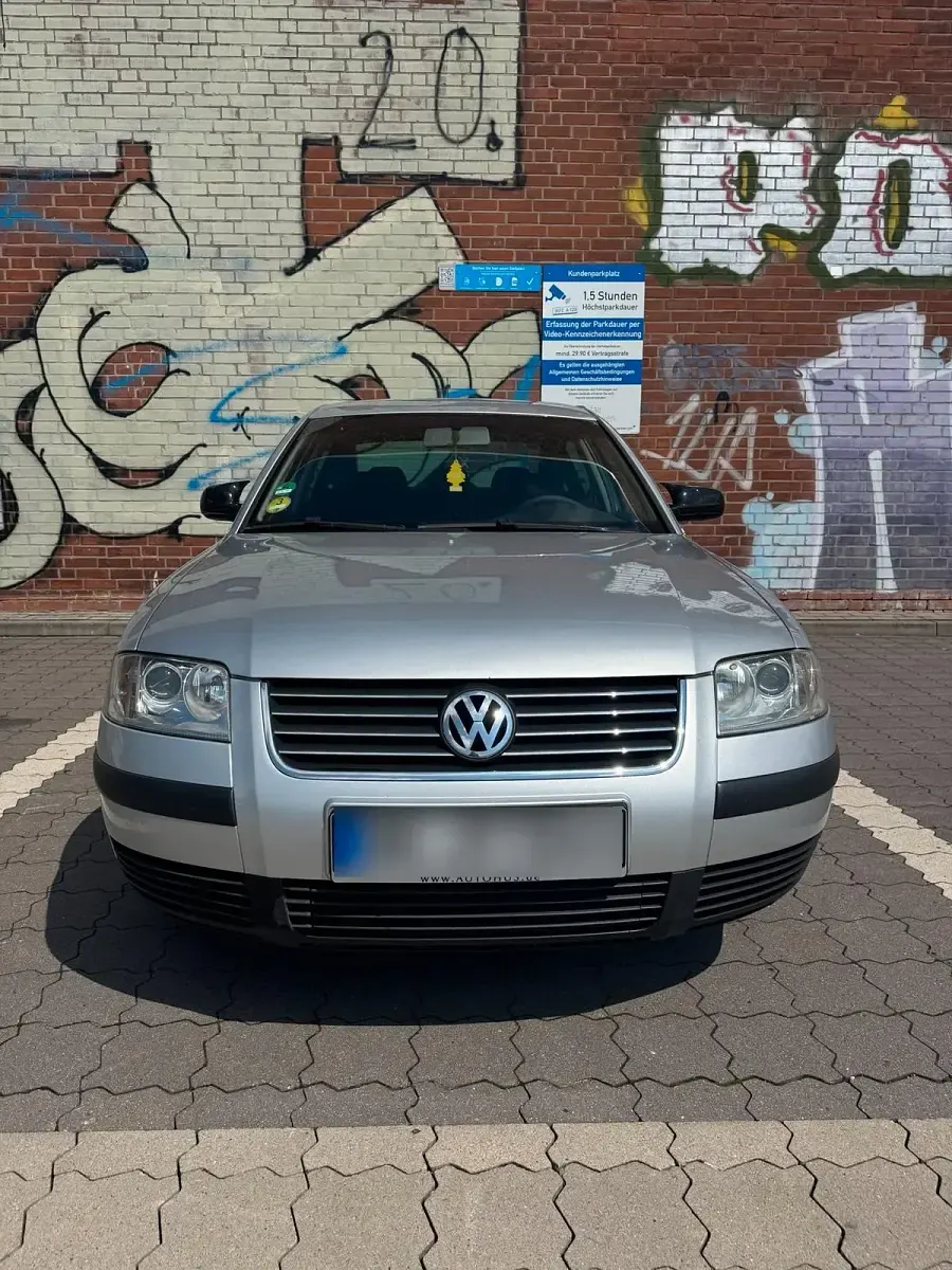 Gebraucht VW Passat 130 PS (95 kW) 2003 Silber Limousine