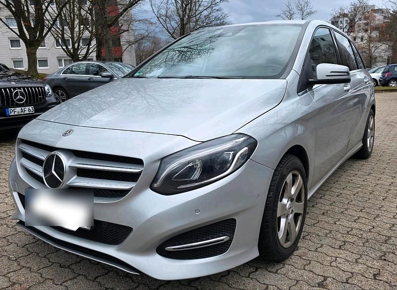 Gebraucht Mercedes B200 136 PS (100 kW) 2018 Silber Van / Kleinbus