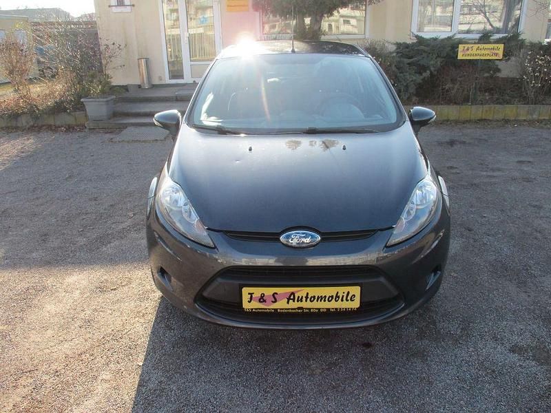 Gebraucht Ford Fiesta Trend 82 PS (60 kW) 2010 Schwarz Kleinwagen