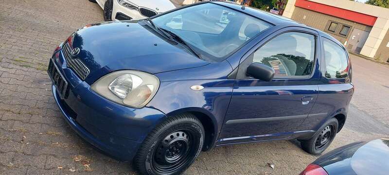 Blau Gebraucht 2000 Toyota Yaris Luna Limousine | 1.400 € (Fairer Preis) - Bild 1/4