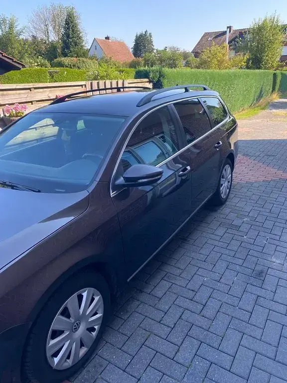 Gebraucht VW Passat 140 PS (102 kW) 2013 Braun Kombi