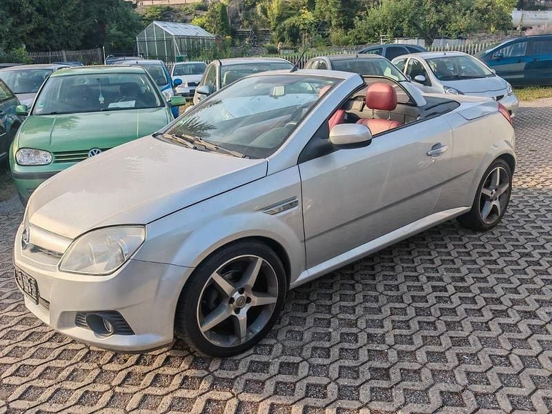 Silber Gebraucht 2006 Opel Tigra Sport Cabrio | 2.490 € (Fairer Preis) - Bild 1/4