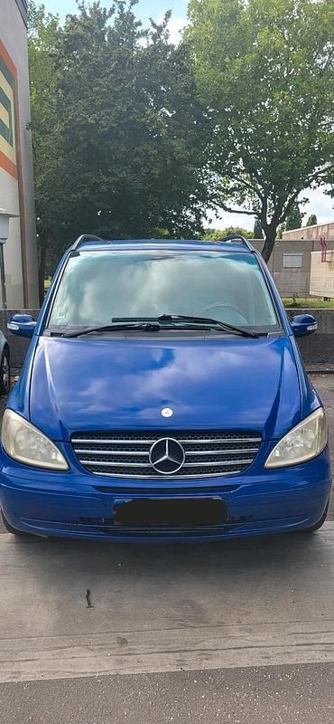 Blau Gebraucht 2005 Mercedes Viano Van / Kleinbus | 7.900 € (Teuer) - Bild 1/4