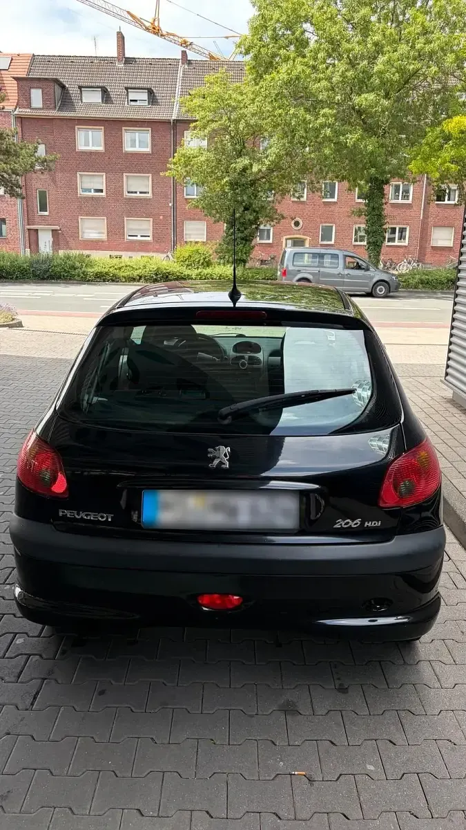 Gebraucht Peugeot 206 67 PS (49 kW) 2008 Schwarz Kleinwagen