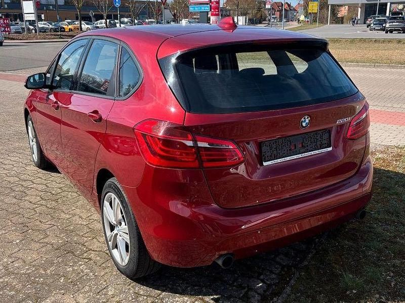 Gebraucht BMW 220 Active Tourer Advantage 192 PS (141 kW) 2017 Rot Van / Kleinbus