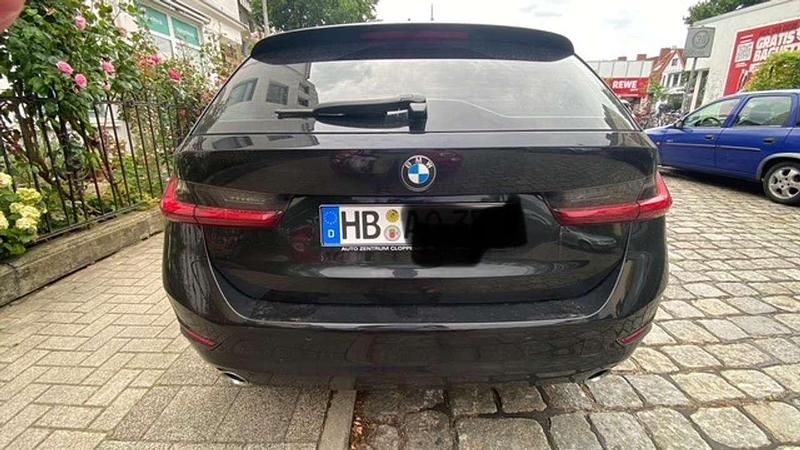 Schwarz Gebraucht 2022 BMW 320 Advantage Kombi | 26.000 € (Superpreis) - Bild 1/4