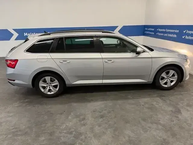 Gebraucht Skoda Superb Ambition 150 PS (110 kW) 2017 Silber Kombi