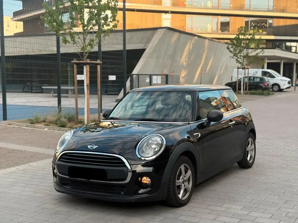 Gebraucht Mini ONE 75 PS (55 kW) 2015 Schwarz Kleinwagen