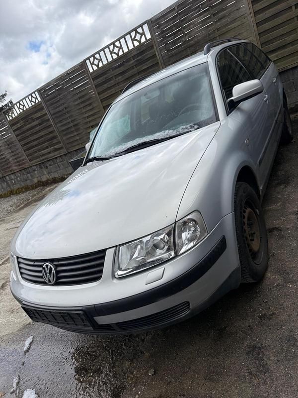 Second-hand VW Passat 101 CP (74 kW) 2000 Gri Break