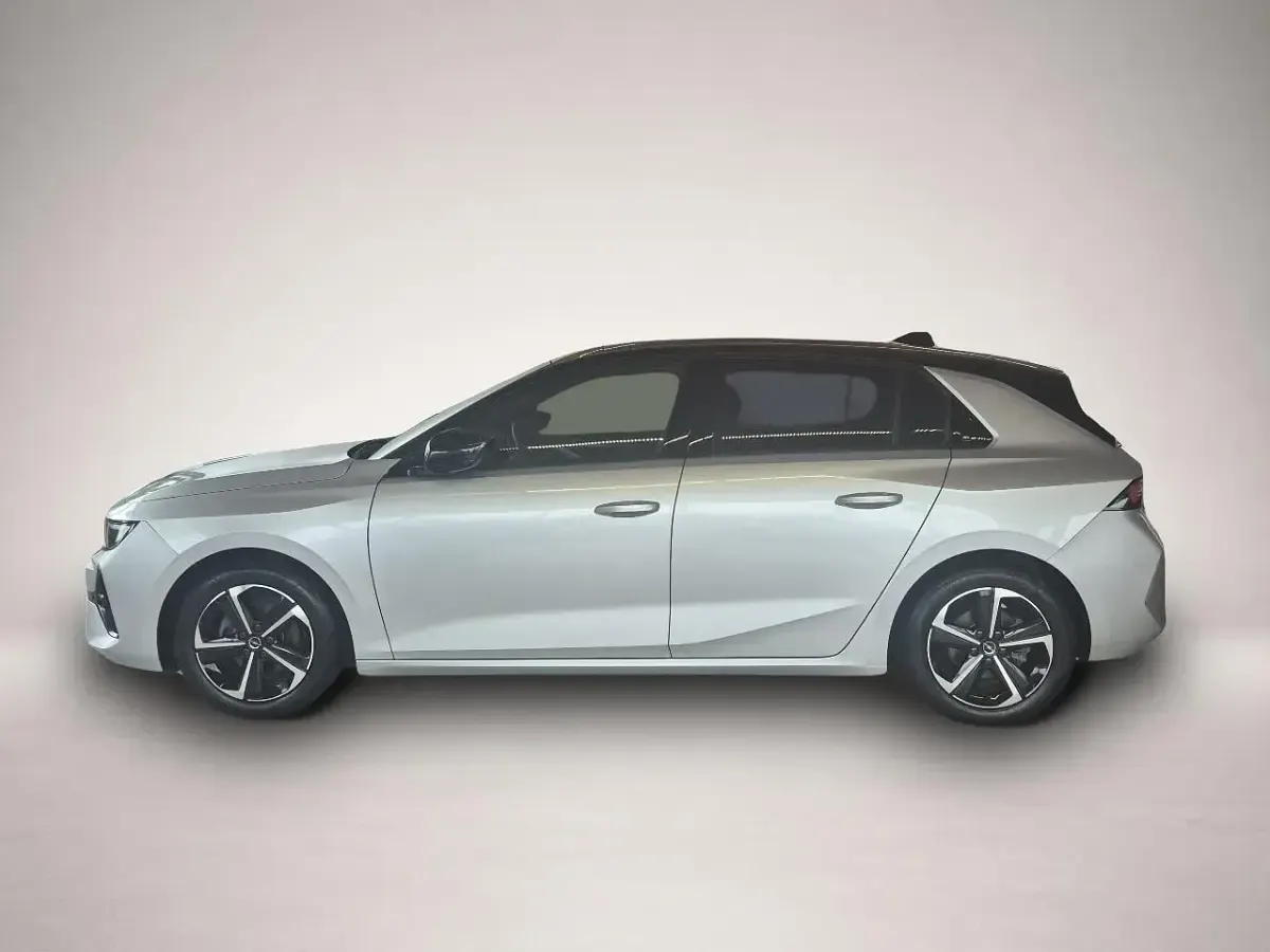 Gebraucht Opel Astra 131 PS (96 kW) 2025 Manufacturer Kleinwagen