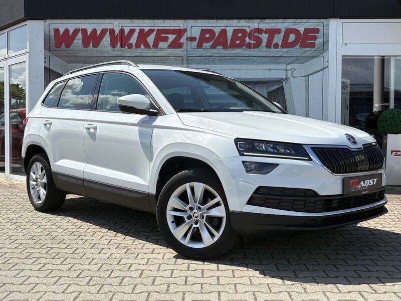 Weiß Gebraucht 2018 Skoda Karoq Ambition SUV | 16.990 € (Fairer Preis) - Bild 1/4