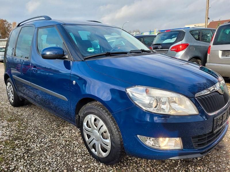 Blau Gebraucht 2011 Skoda Roomster Plus Edition Van / Kleinbus | 4.398 € (Fairer Preis) - Bild 1/4