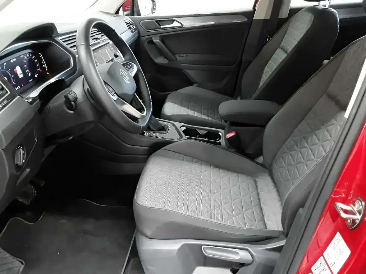 Gebraucht VW Tiguan Life 150 PS (110 kW) 2021 Kings red metallic SUV