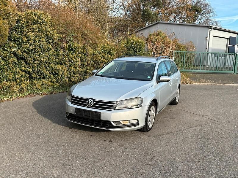 Silber Gebraucht 2012 VW Passat Kombi | 5.000 € (Superpreis) - Bild 1/4