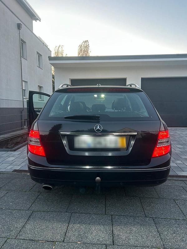 Gebraucht Mercedes C220 Avantgarde 170 PS (125 kW) 2011 Schwarz Kombi