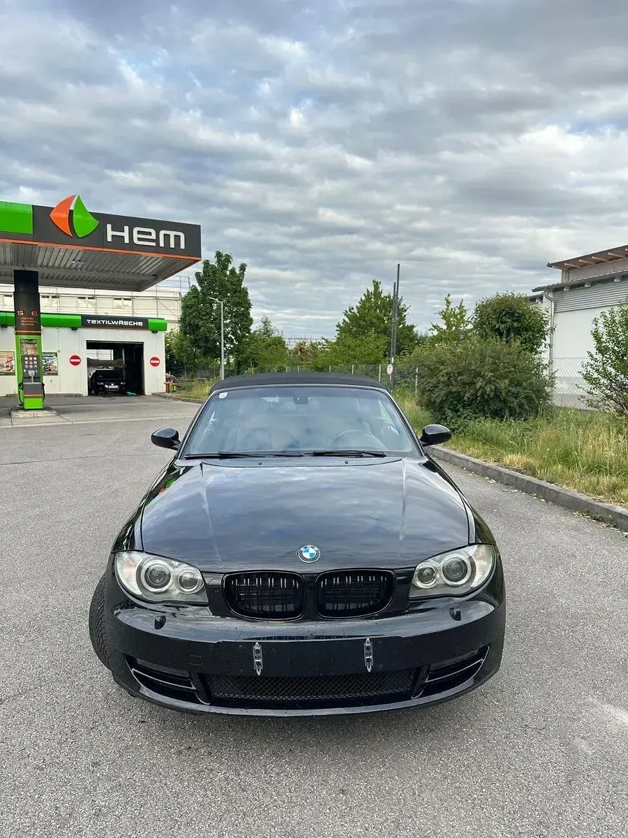 Gebraucht BMW 118 Cabriolet Sport Line 143 PS (105 kW) 2009 Schwarz Cabrio