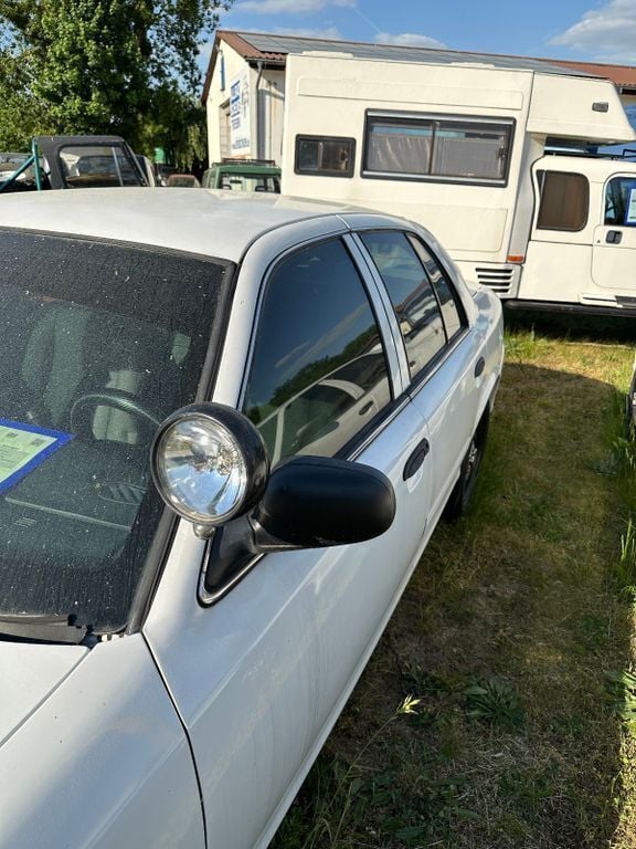 Gebraucht Ford Crown Victoria 253 PS (186 kW) 2008 Weiß Limousine