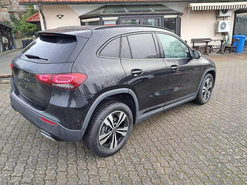 Gebraucht Mercedes GLA180 Progressive 116 PS (85 kW) 2022 Schwarz SUV