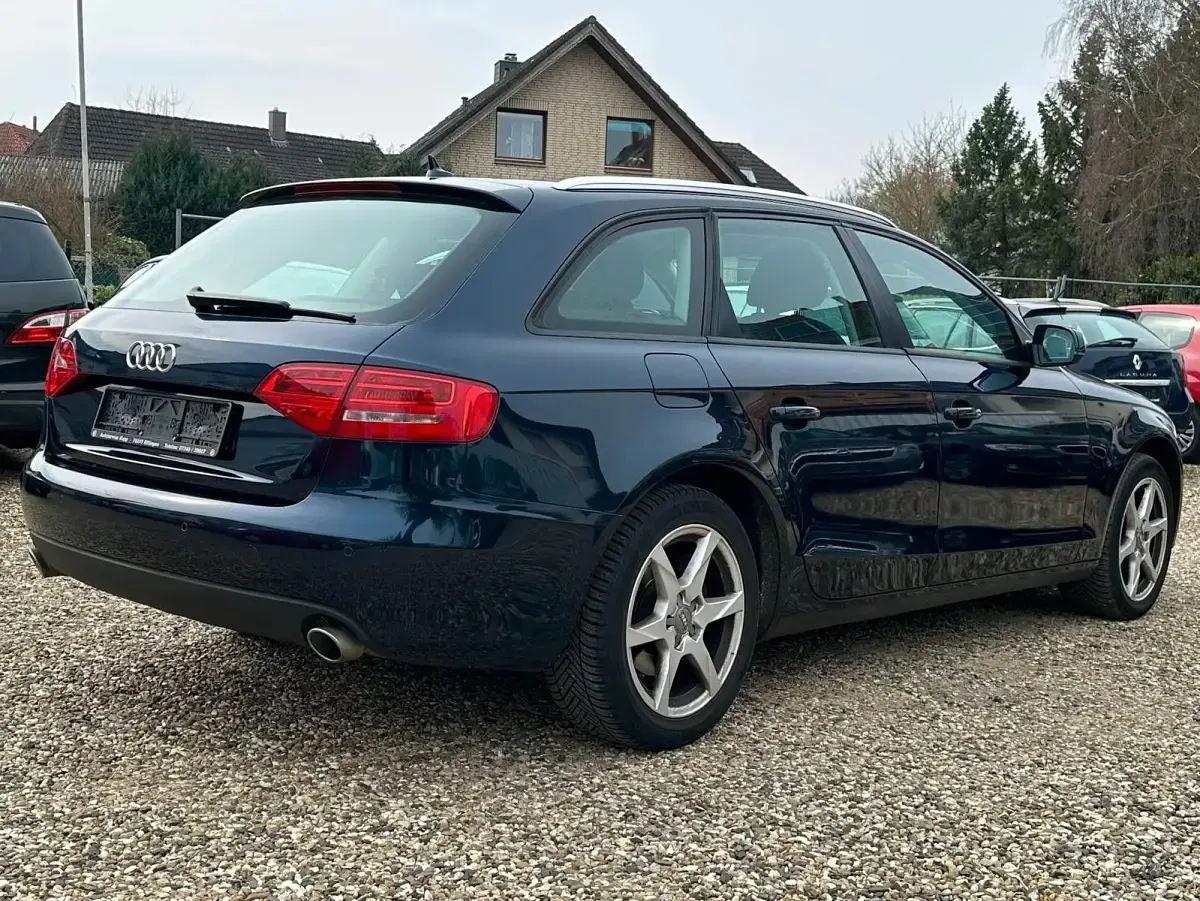 Gebraucht Audi A4 Ambition 190 PS (139 kW) 2011 Blau Kombi
