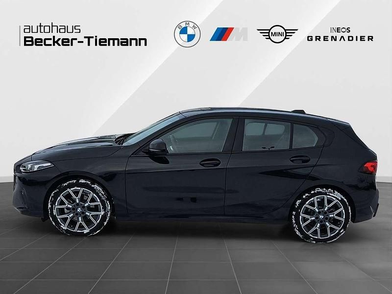 Gebraucht BMW 120 Shadowline 150 PS (110 kW) 2025 Saphirschwarz Kleinwagen