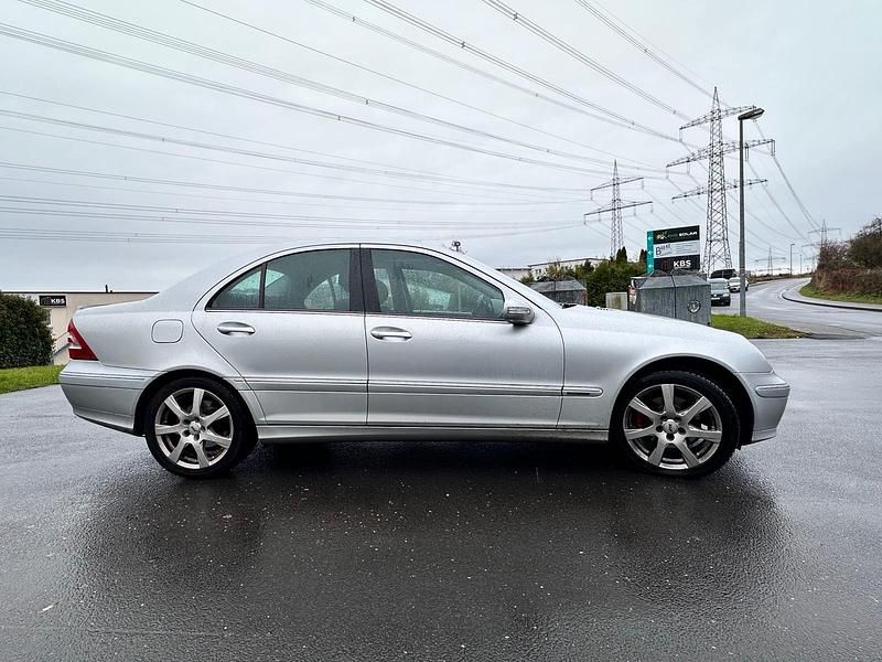 Gebraucht Mercedes C230 204 PS (150 kW) 2006 Silber Limousine