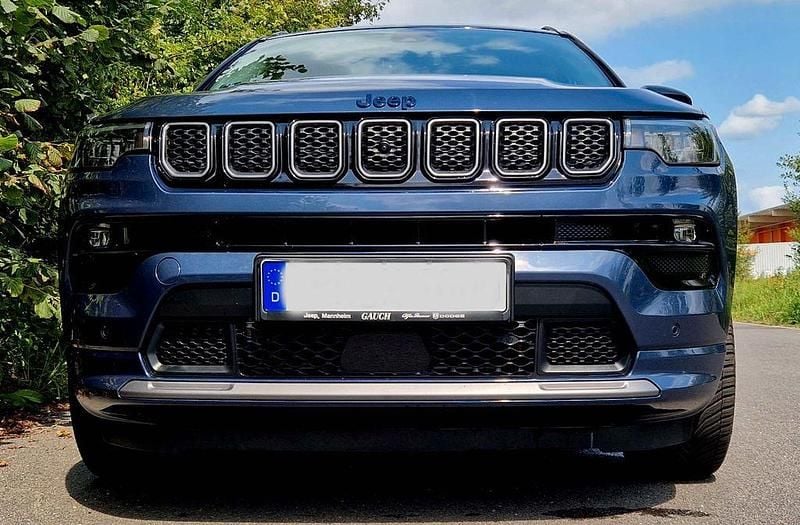 Blau Gebraucht 2022 Jeep Compass SUV | 28.500 € (Etwas zu teuer) - Bild 1/4