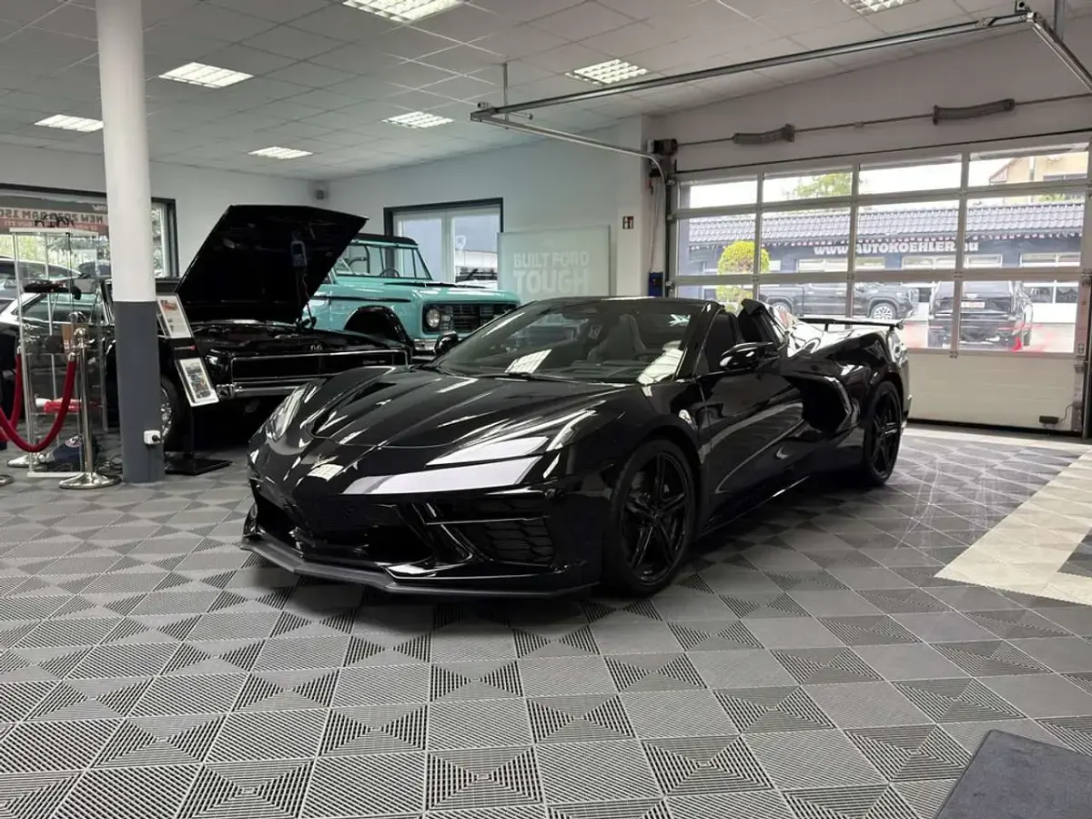 Neu Corvette C8 495 PS (364 kW) 2026 Schwarz Cabrio