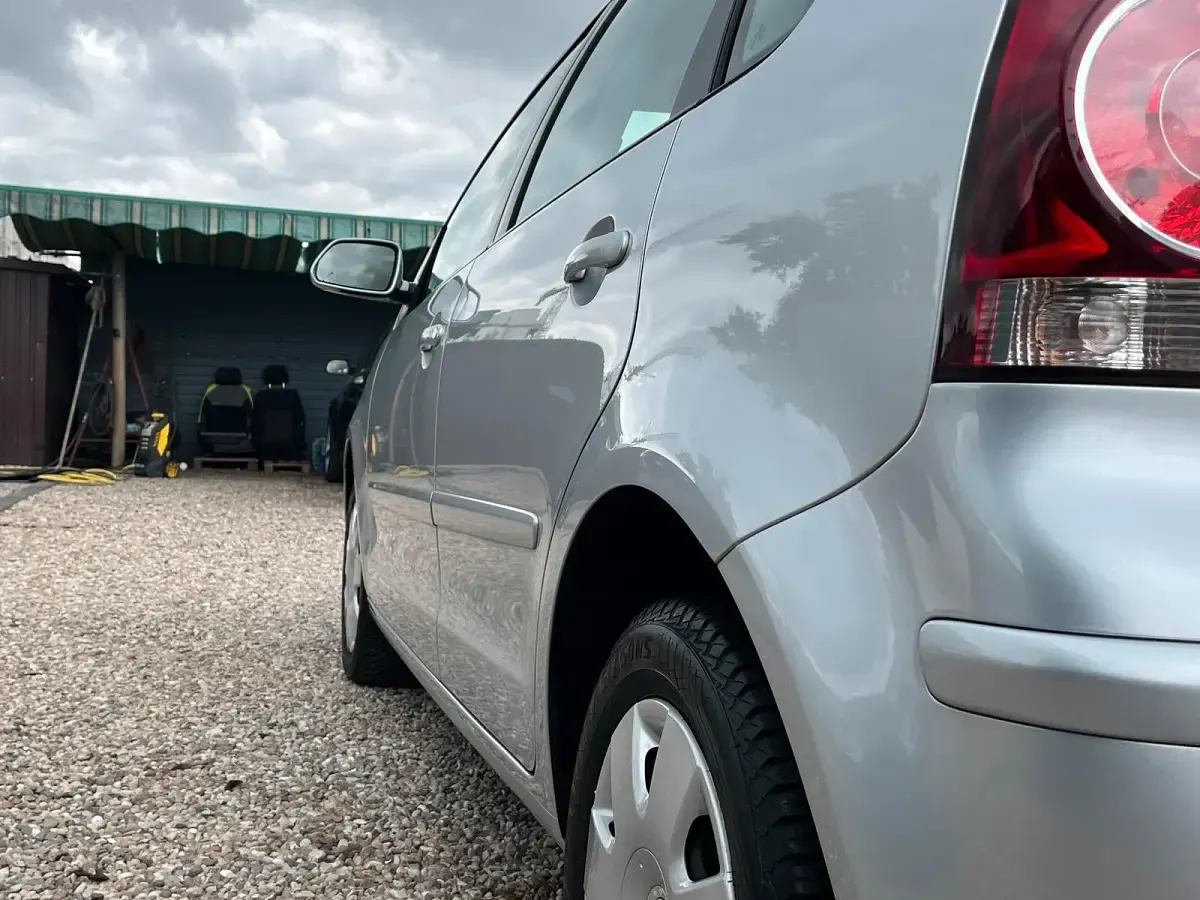 Gebraucht VW Polo 70 PS (51 kW) 2009 Silber Kleinwagen