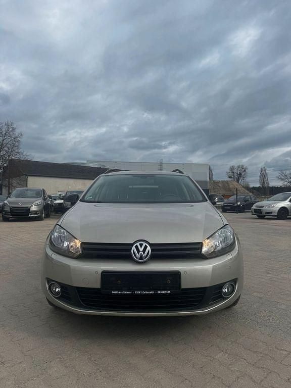 Gebraucht VW Golf VI Match 86 PS (63 kW) 2013 Silber Kleinwagen