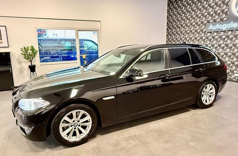 Gebraucht BMW 520 Sport Line 184 PS (135 kW) 2012 Schwarz Kombi