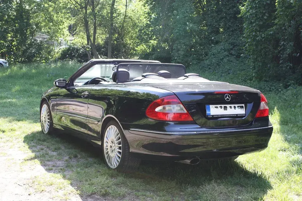Gebraucht Mercedes CLK200 Avantgarde 184 PS (135 kW) 2007 Schwarz Cabrio