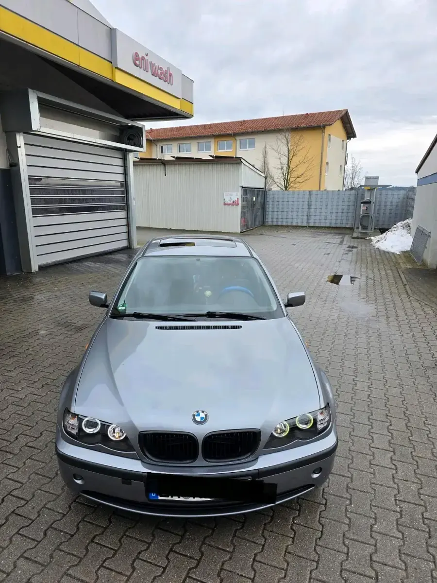 Brugt BMW 318 143 HK (105 kW) 2003 Sølv Sedan