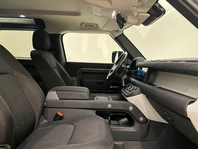 Gebraucht Land Rover Defender 202 PS (148 kW) 2021 Pangea green SUV