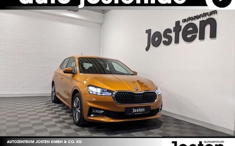 Phoenixorange metallic Gebraucht 2022 Skoda Fabia Style Limousine | 18.990 € (Fairer Preis) - Bild 1/4