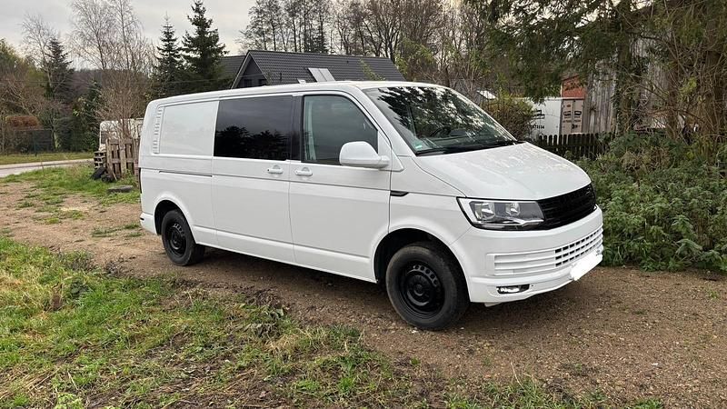 Weiß Gebraucht 2018 VW Transporter Van | 29.999 € - Bild 1/4