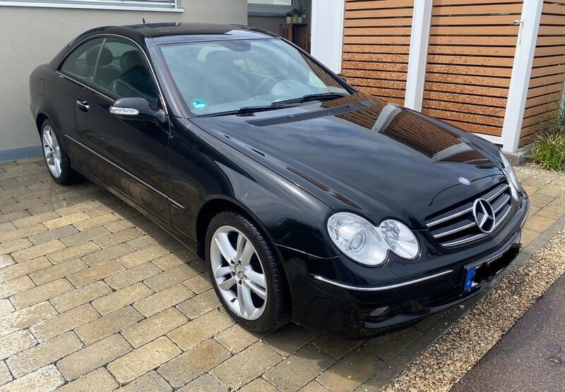 Schwarz Gebraucht 2007 Mercedes CLK220 Avantgarde Coupé | 8.970 € (Guter Preis) - Bild 1/4