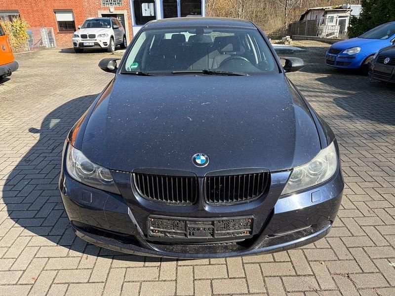 Gebraucht BMW 320 150 PS (110 kW) 2005 Blau Limousine