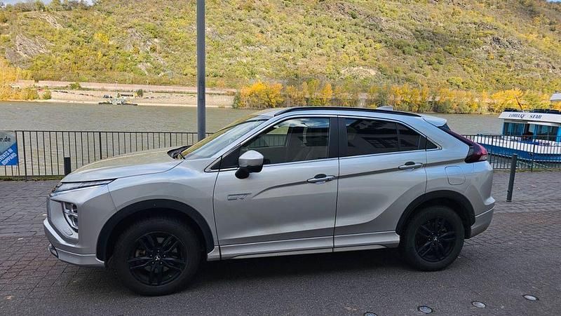 Gebraucht Mitsubishi Eclipse Cross Select 188 PS (138 kW) 2022 Silber SUV