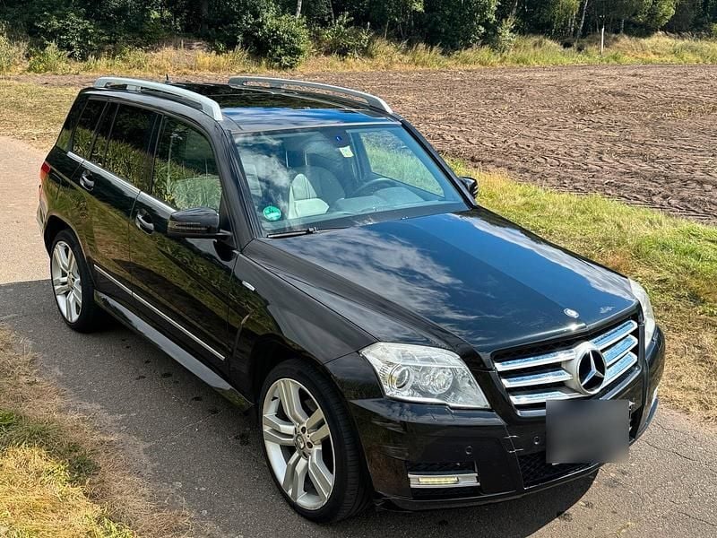 Schwarz Gebraucht 2010 Mercedes GLK250 AMG SUV | 8.999 € (Superpreis) - Bild 1/4